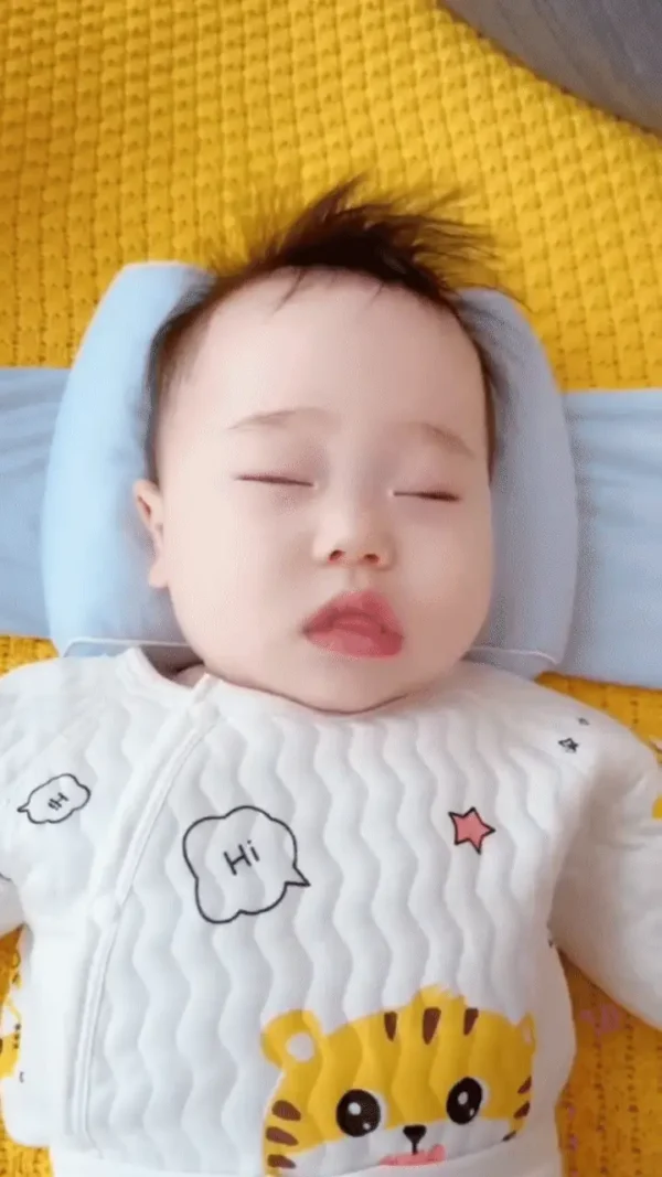 Baby Shaping Head Support Pillow Soft & Safe Side Sleeping Pillow - Image 2